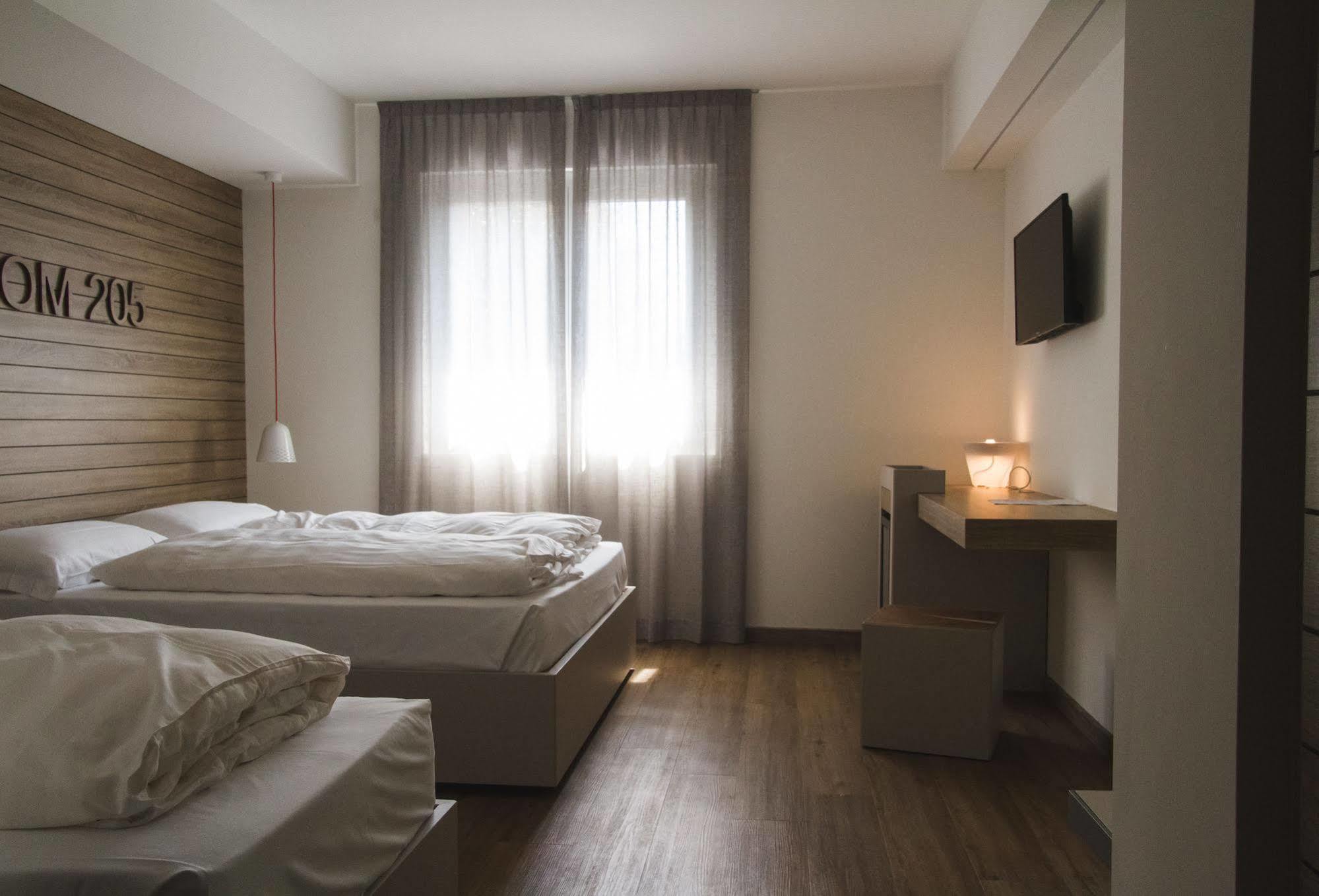 Hotel B612 Levico Terme Esterno foto