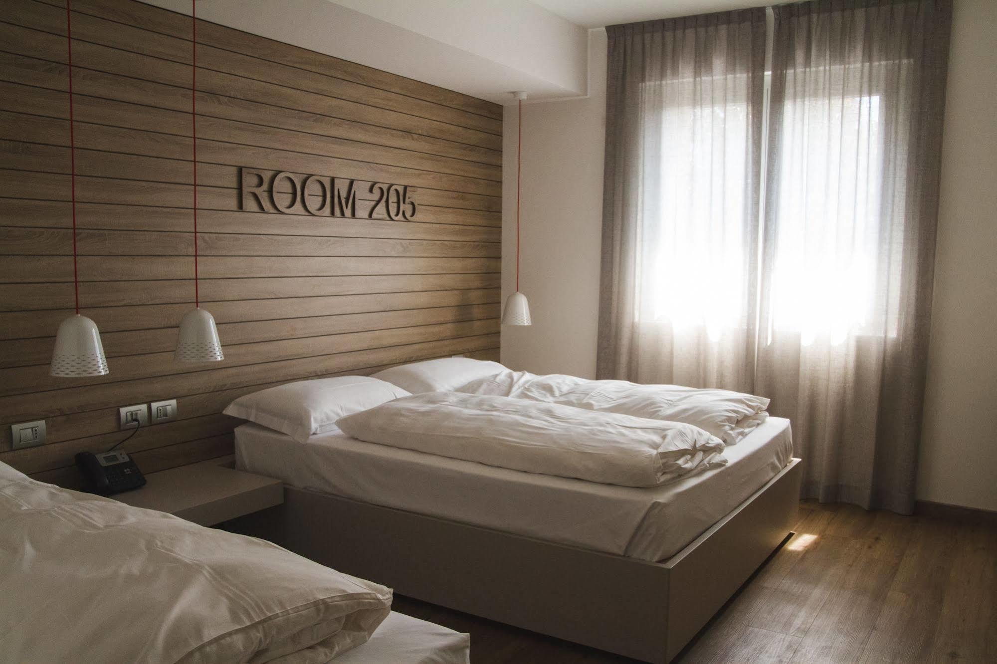 Hotel B612 Levico Terme Esterno foto